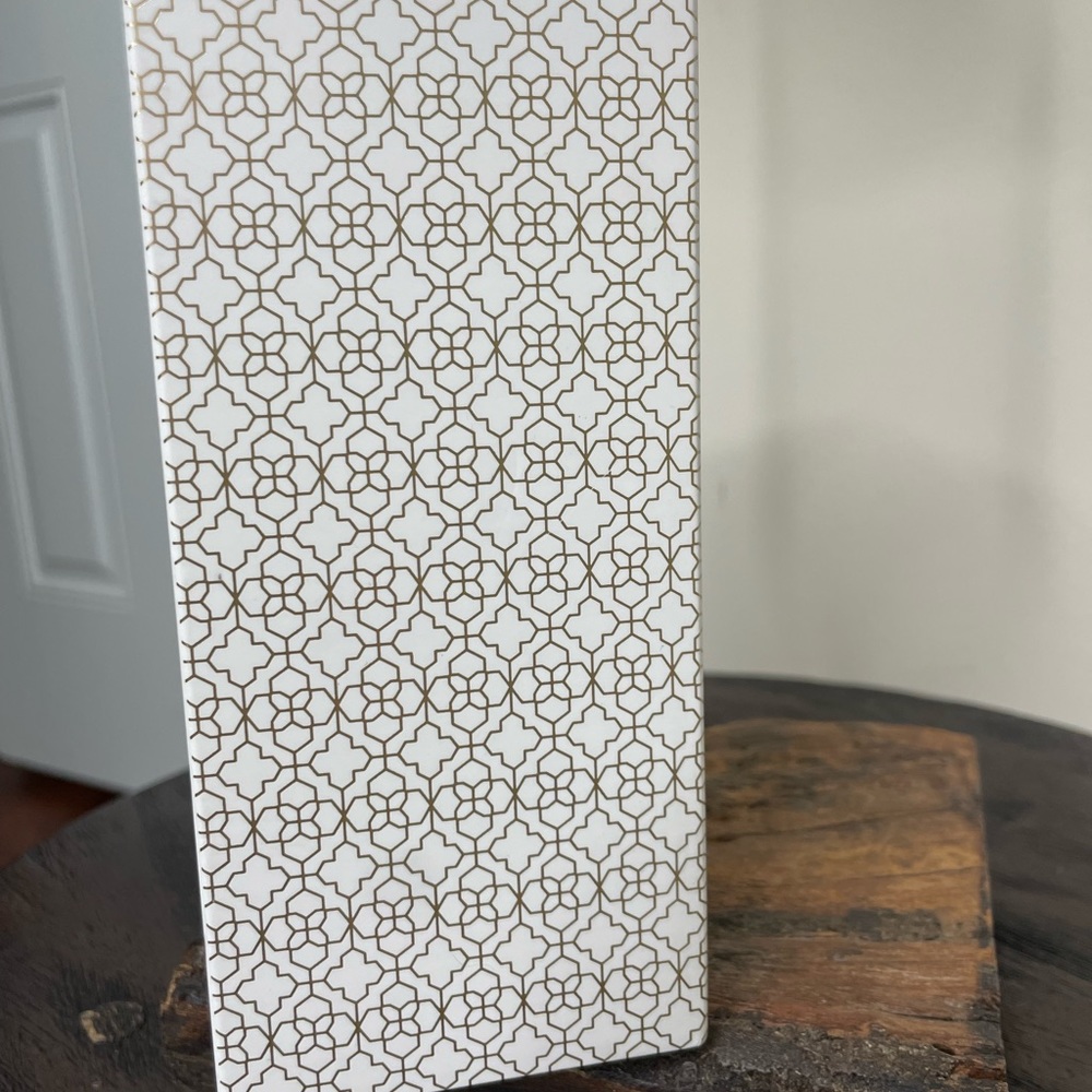 NWT Kendra Scott Elisa Necklace & Signature Candle Gift Set – Gold Gift Box - Picture 4 of 4